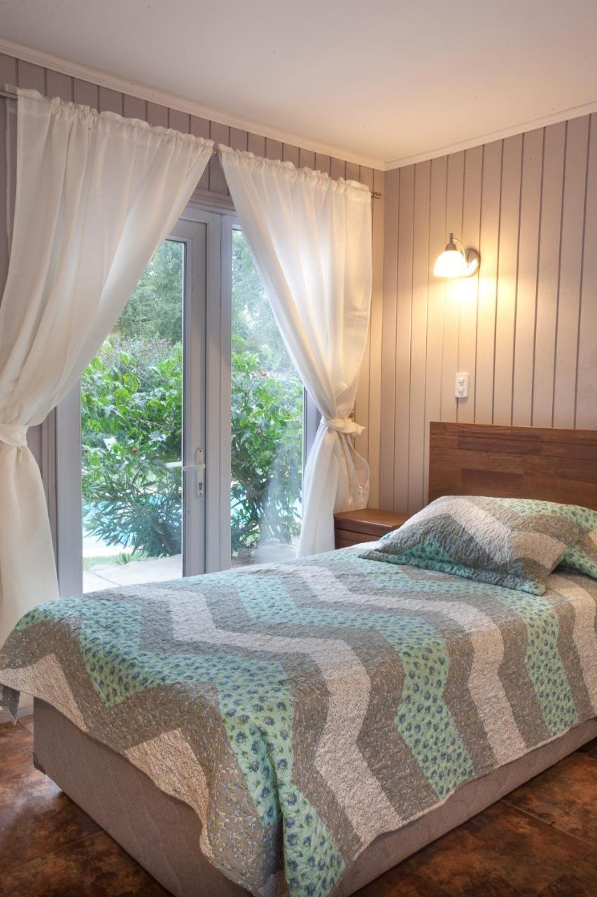 Hotel De *
