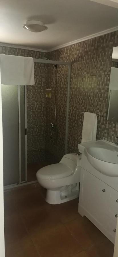 Hotel De *